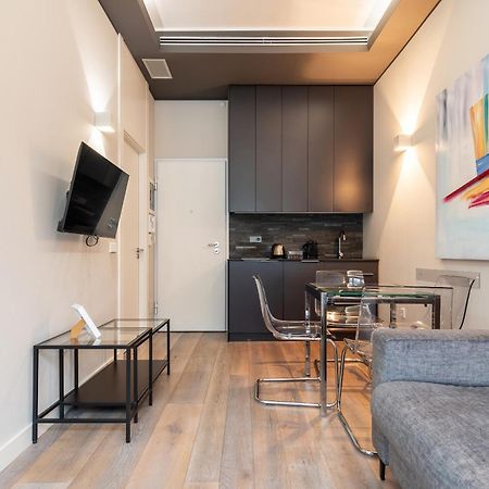 Easyhomes-City Centre Suites Милан Экстерьер фото
