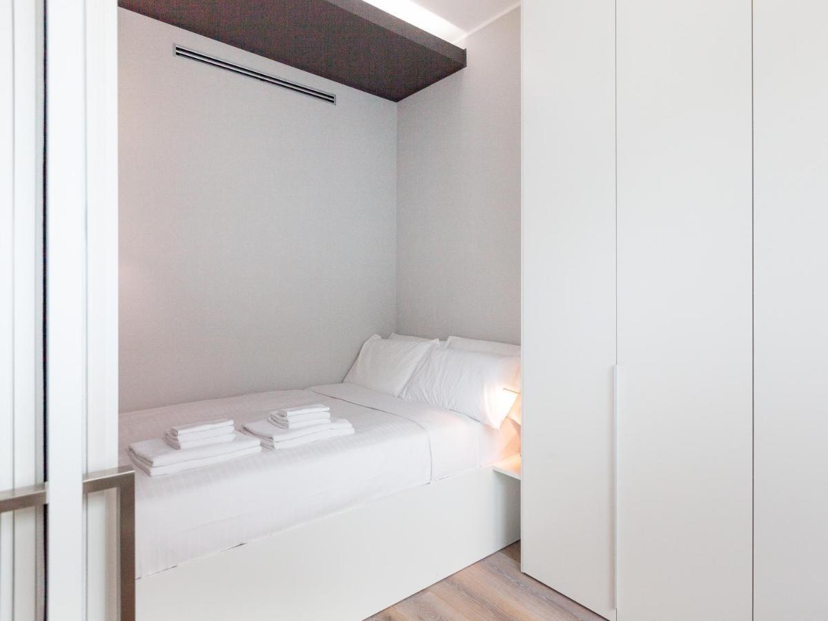 Easyhomes-City Centre Suites Милан Экстерьер фото