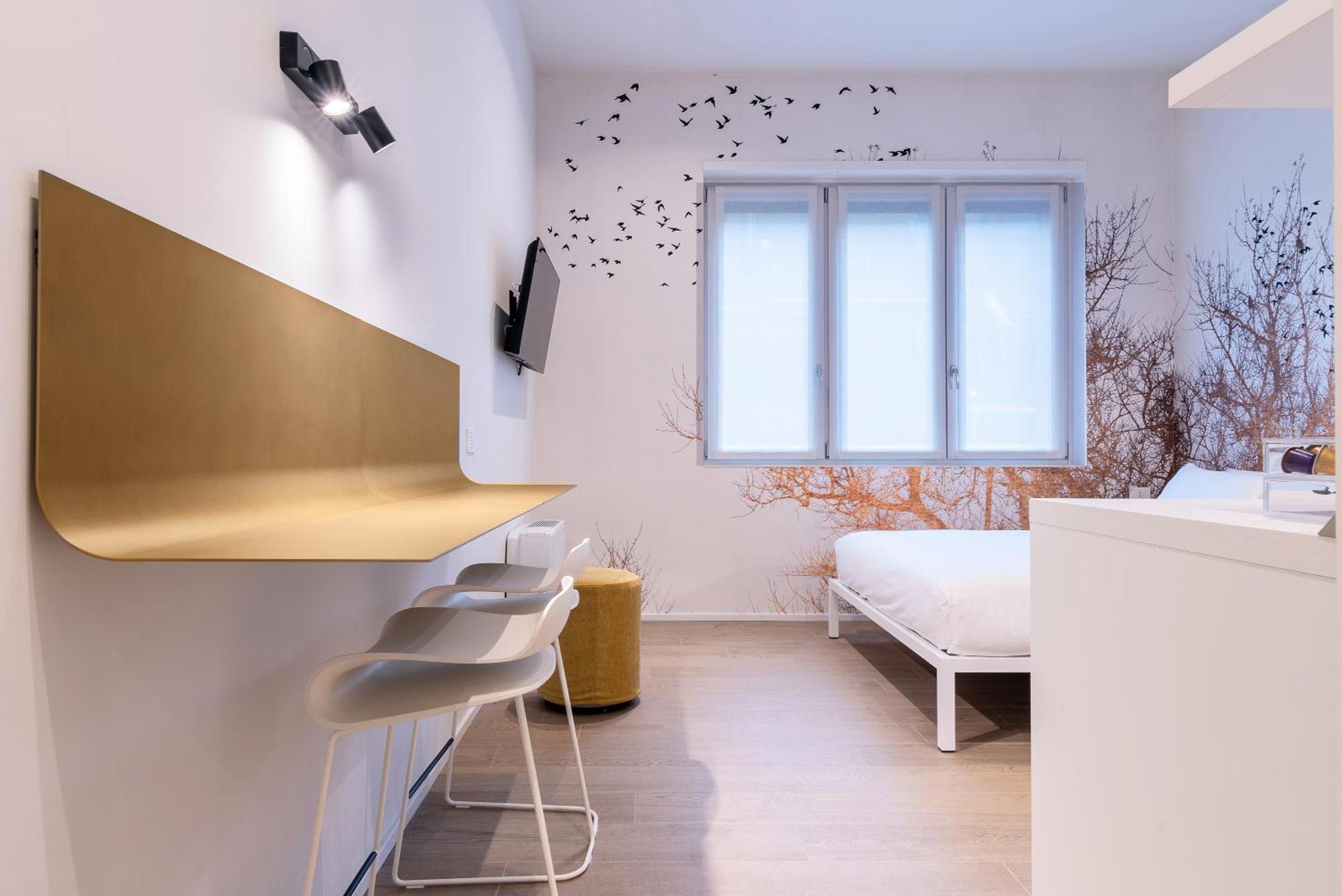 Easyhomes-City Centre Suites Милан Экстерьер фото