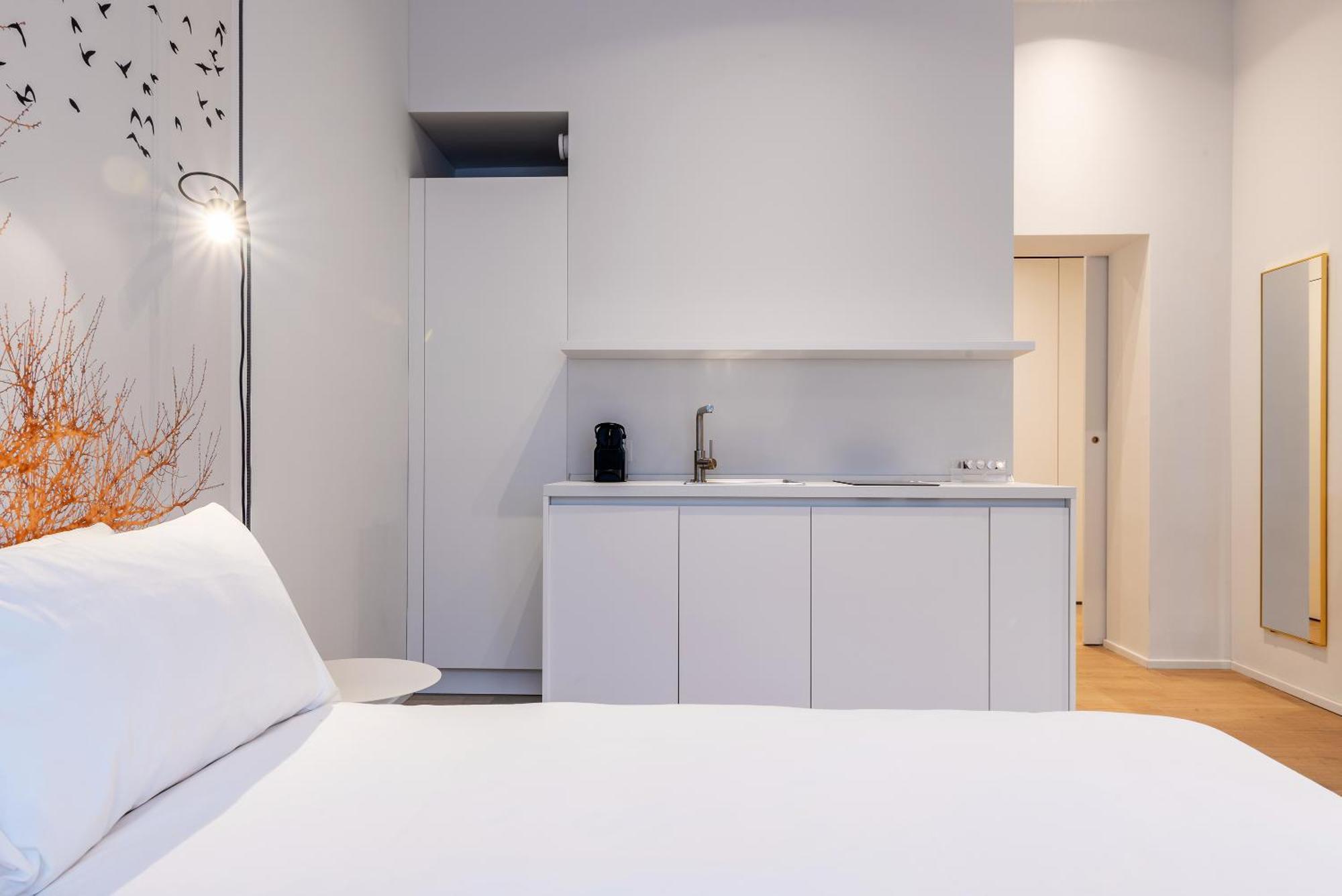 Easyhomes-City Centre Suites Милан Экстерьер фото