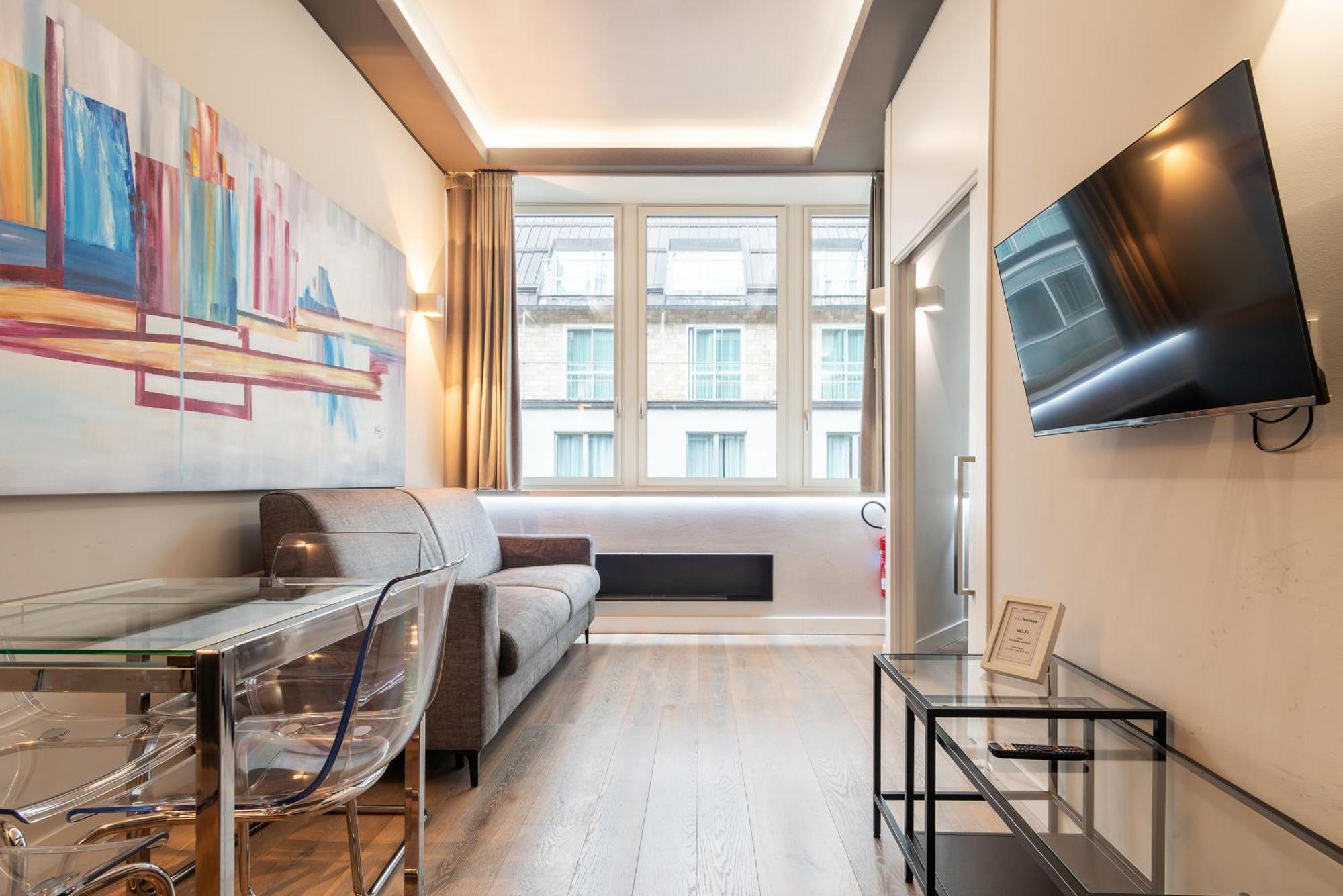 Easyhomes-City Centre Suites Милан Экстерьер фото