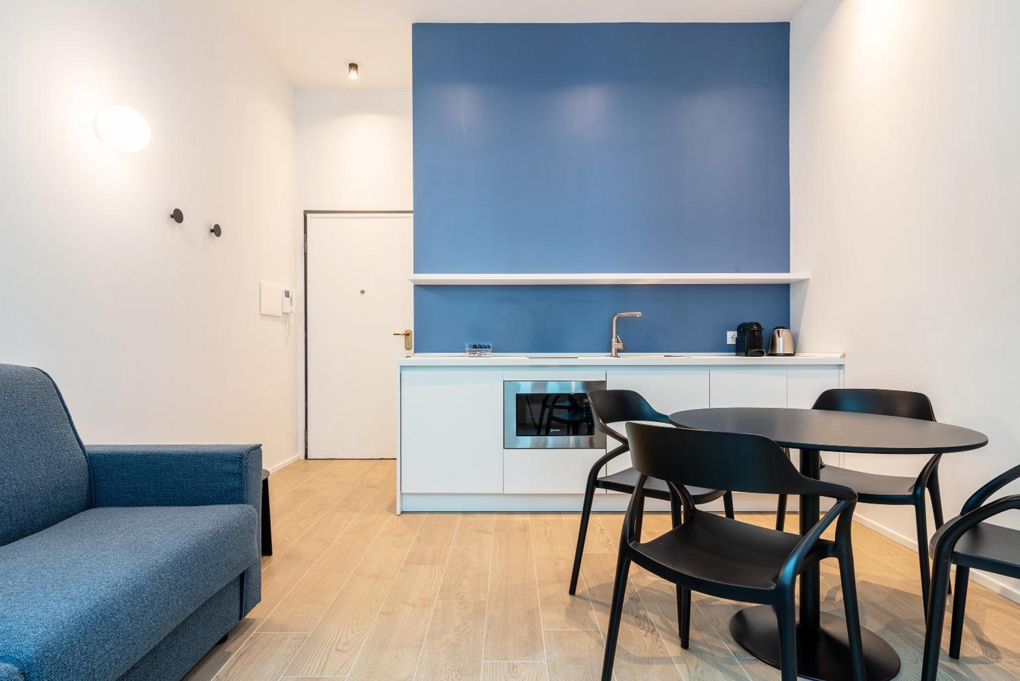 Easyhomes-City Centre Suites Милан Экстерьер фото